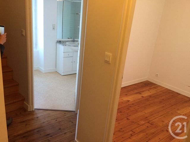 Maison &agrave; louer - 3 pi&egrave;ces - 60 m2 - Angers - 49 - PAYS-DE-LOIRE